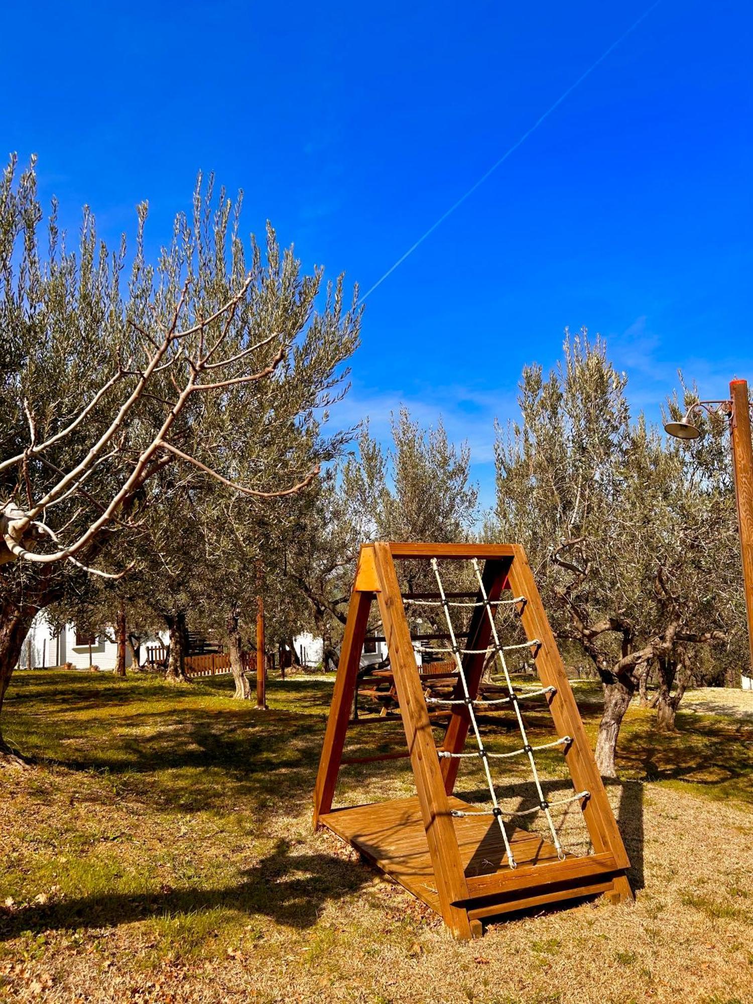 Oasi Macerina Villa Alanno Exterior photo